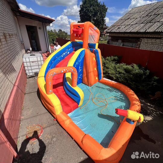 Детский батут с бассейном