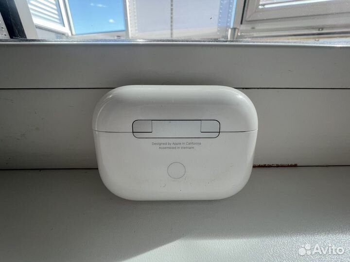 Кейс Airpods Pro 1 без наушников внутри б/у