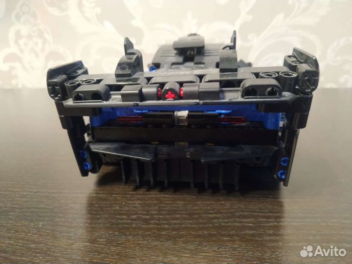 Спортивная машина lego