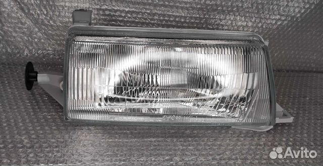 Передняя фара yoyota corona T170