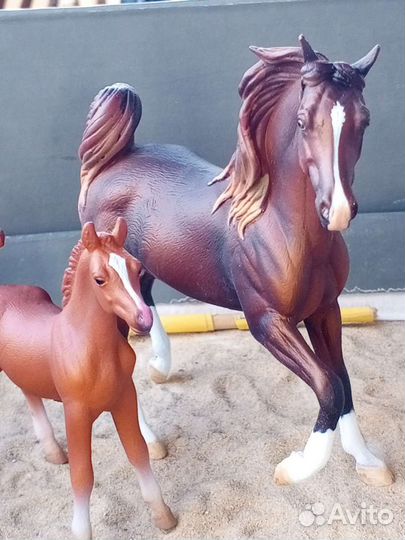 Фигурки лошадей collecta