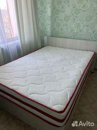 Кровать двухспальная с матрасом бу 160 200