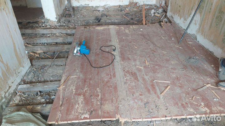 Разнорабочие, демонтаж