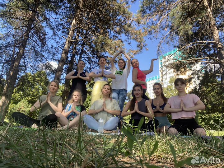 Йога занятия в парке