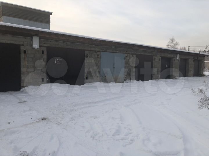 Гараж, > 30 м²