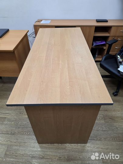 Стол офисный