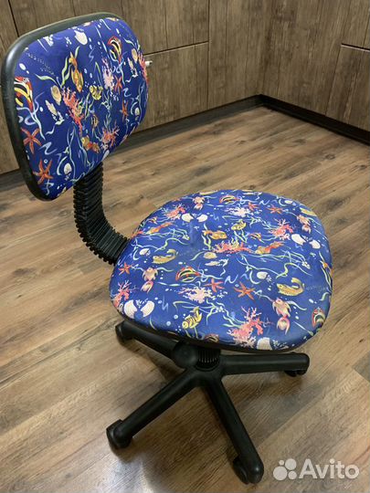 Офисное кресло