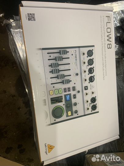 Пульт цифровой behringer flow 8