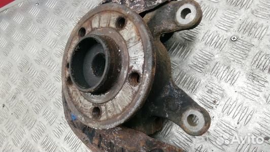 Ступица передняя левая mercedes benz vito W639 (UK