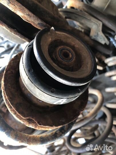 Стойки передние audi 80 б4