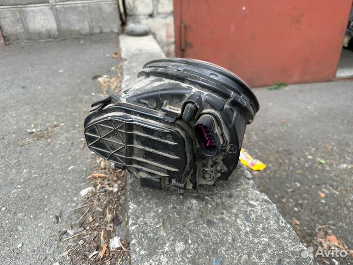 Фара передняя правая на porsche cayenne 958