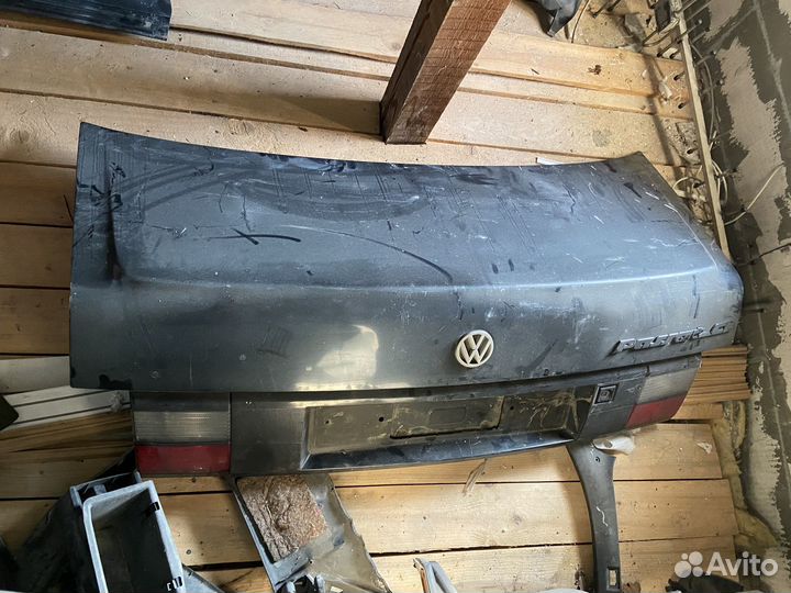 Крышка багажника Passat B3 седан