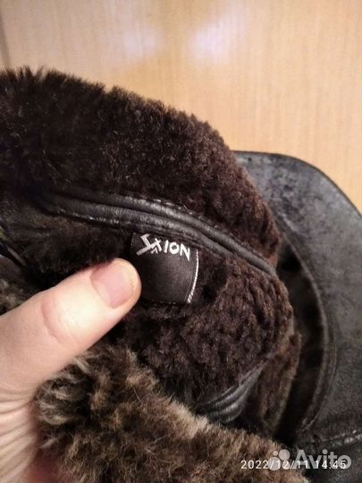 Мужская кожаная кепка с мехом