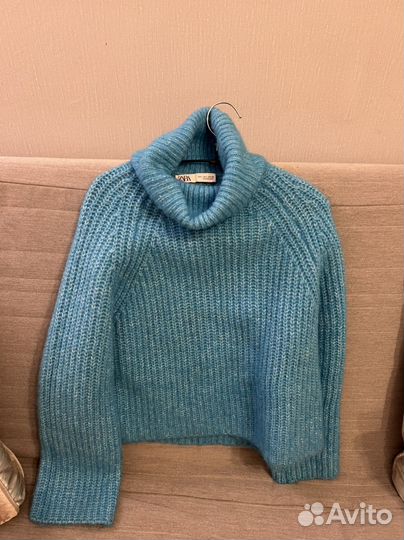 Свитер женский ярко-голубой Zara l