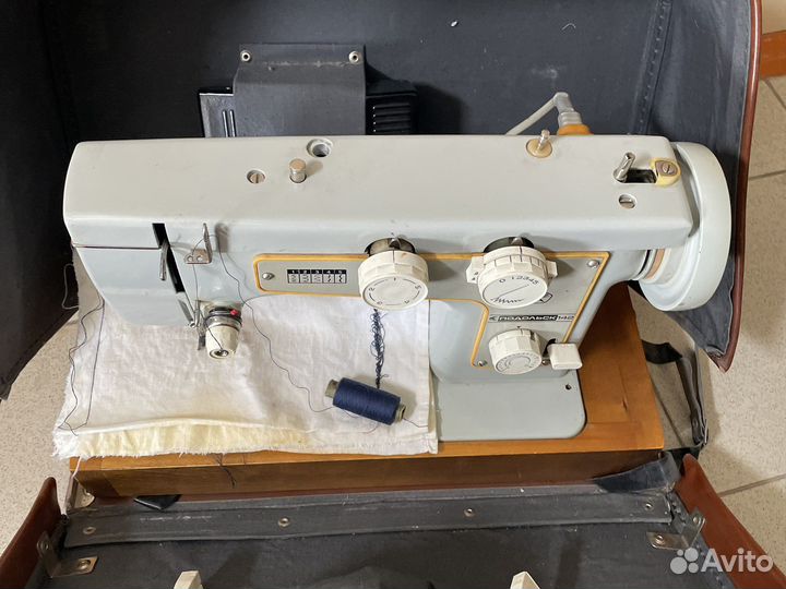 Швейная машина Подольск 142