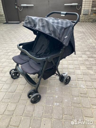 Прогулочная коляска для двойни Joie