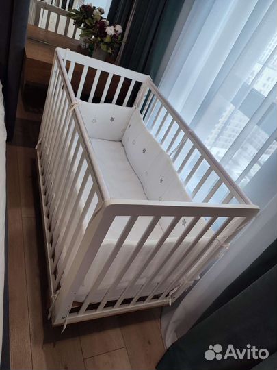 Детская кроватка с матрасом