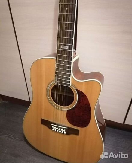 Акустическая гитара