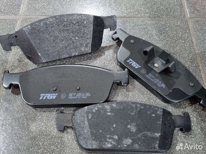 Комплект тормозных дисков и колодок TRW