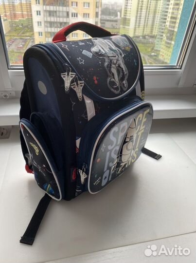 Рюкзак школьный