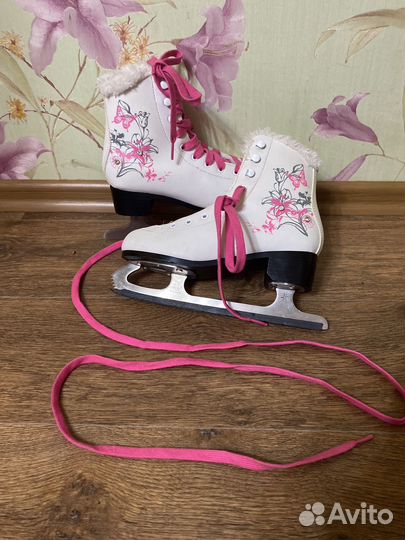 Коньки для фигурного катания35/36 размер