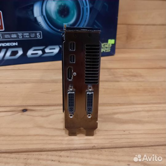 Видеокарта gigabyte HD6970 2GB gddr5 256BIT