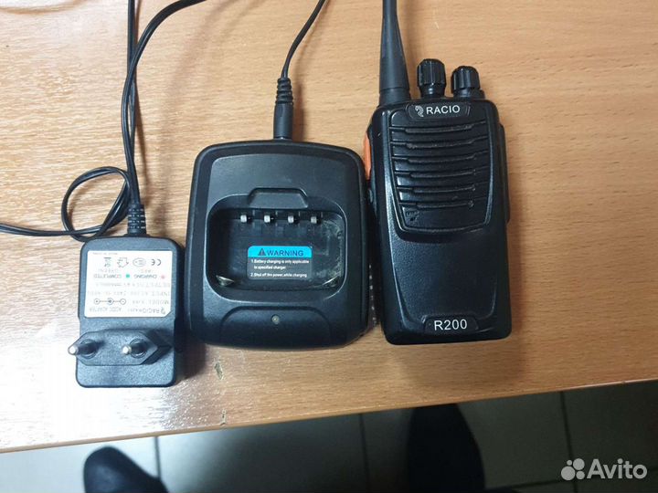 Рация R-200