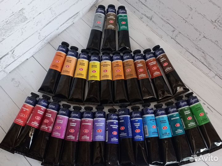 Акриловые краски Ладога