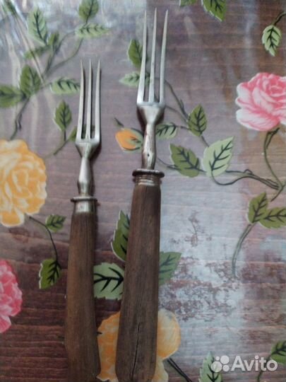 Набор трехрожковых вилок старинных