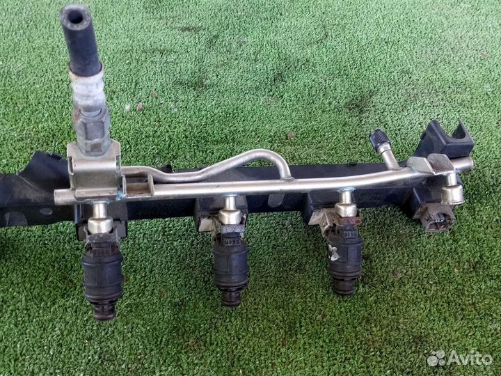 Топливна рампа с форсунками Opel Astra