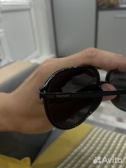 Очки солнцезащитные