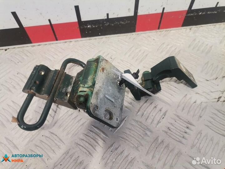 Петля двери Volkswagen Passat B5 рест. 2002