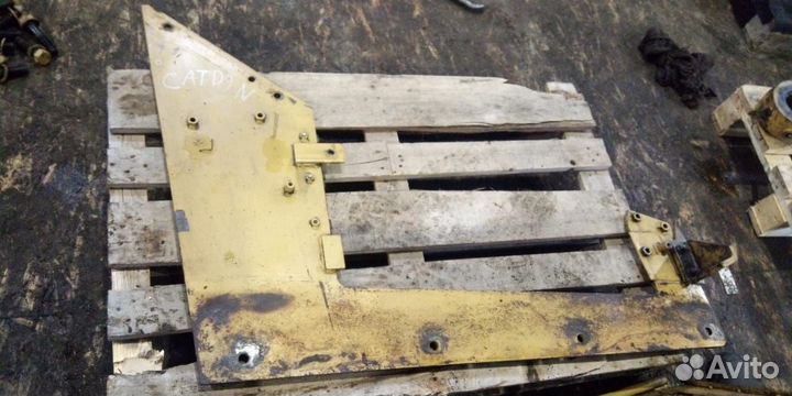 Защита боковая двигателя Caterpillar CAT D9N