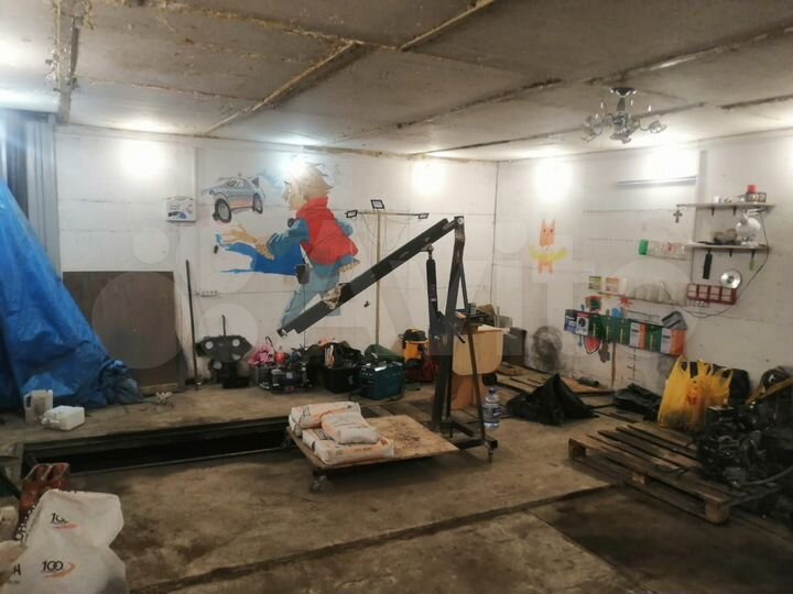 Гараж, > 30 м²