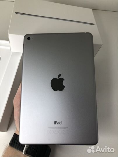 iPad mini 4 128gb без ремонтов,комплект