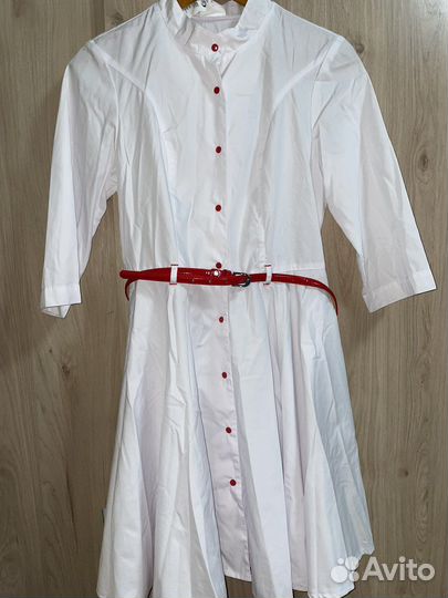 Белый медицинский халат женский