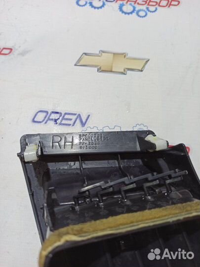 Дефлектор воздушный передний правый Mitsubishi