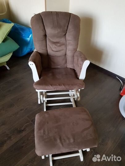 Кресло качалка для мамы при кормлении