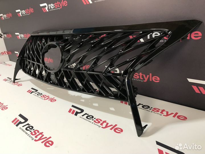 Решетка радиатора Lexus LX570 12-15г TRD Черная