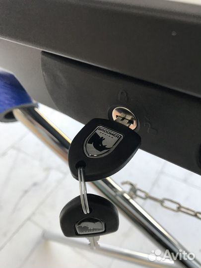 Автобокс Broomer Venture(L) Белый глянец 430л