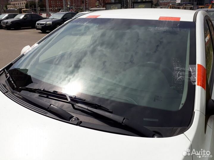 Лобовое стекло на Киа Рио