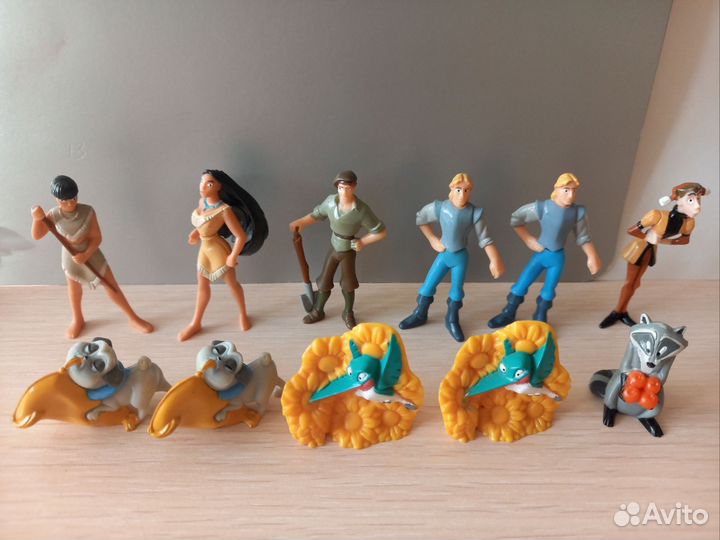 Игрушки из разных серий нестле