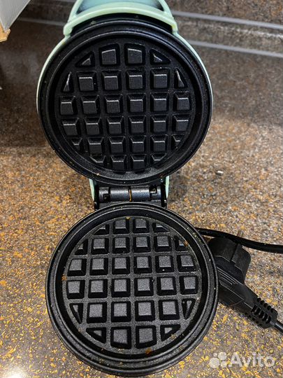 Электрическая вафельница бу