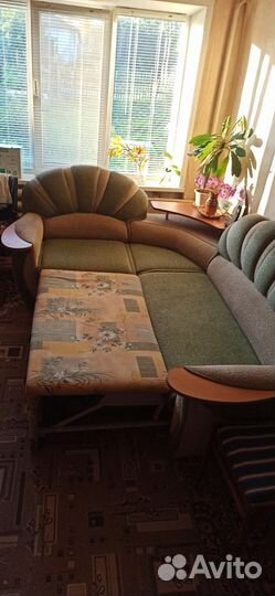 Большой угловой диван