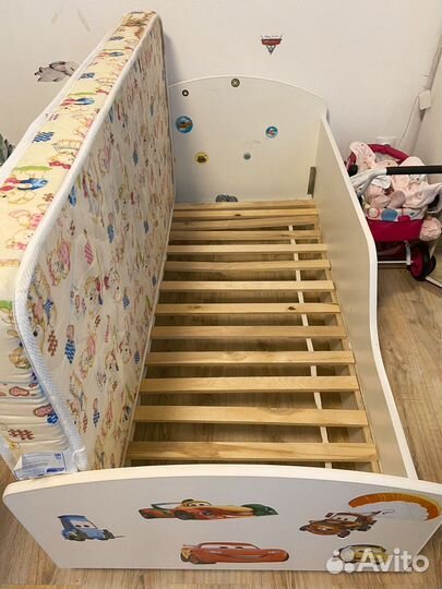 Детская кровать с высокими бортами