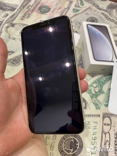 iPhone Xr, 64 ГБ
