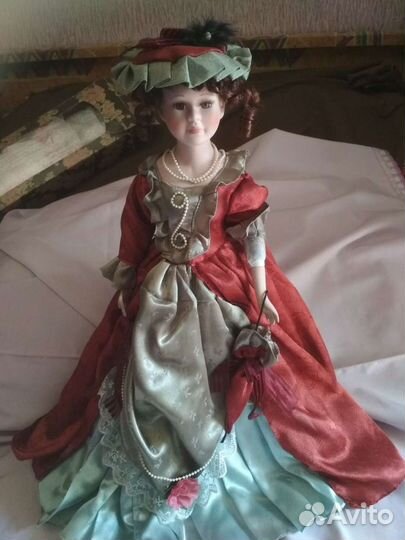 Кукла фарфоровая коллекционная Англия