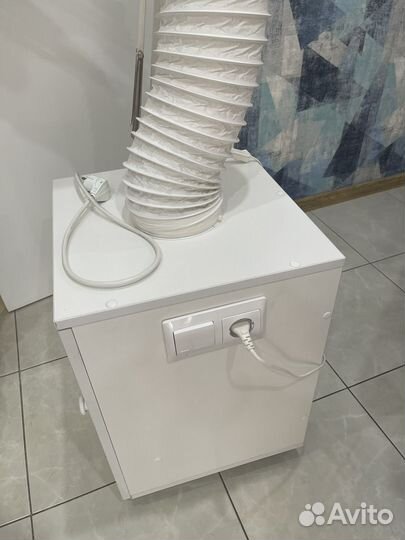 Вытяжка для маникюра и педикюра