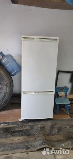 Холодильник Бирюса