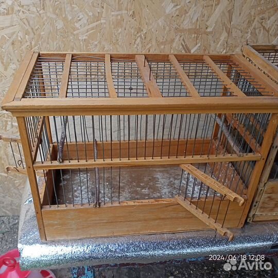 Клетка для птиц из дерева
